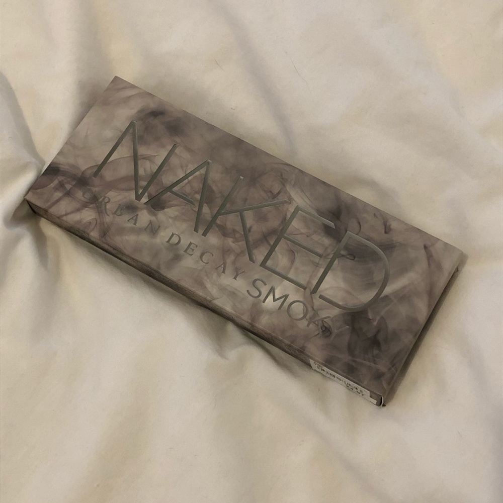 Authentic Urban Decay Smoky Palette